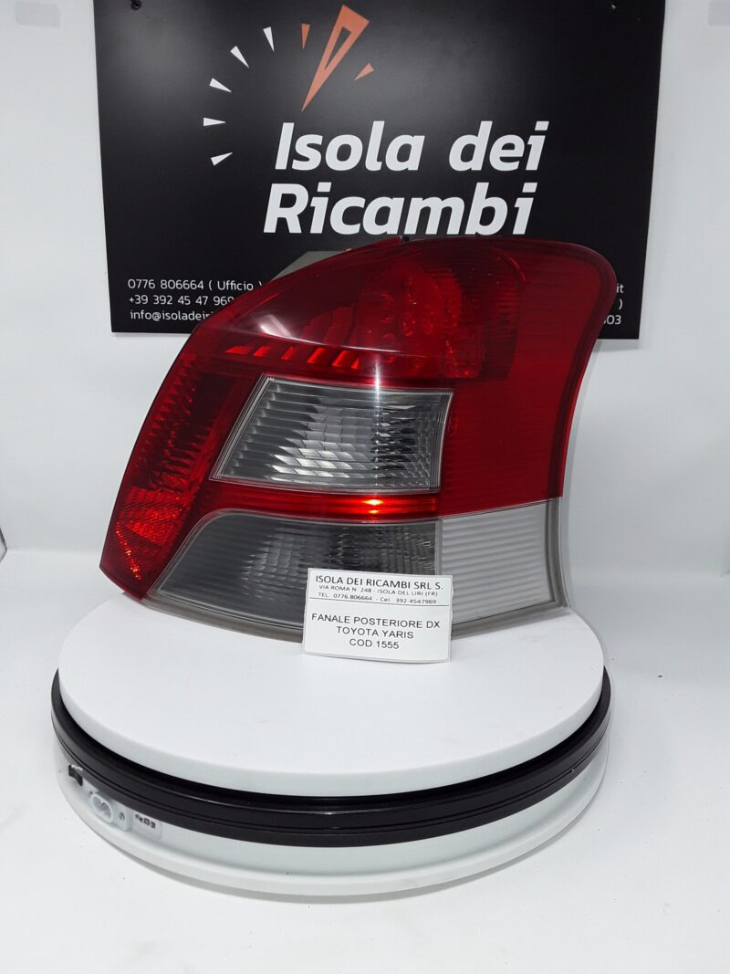 Fanale Usato -  Posteriore Destro Toyota Yaris Anno 2012