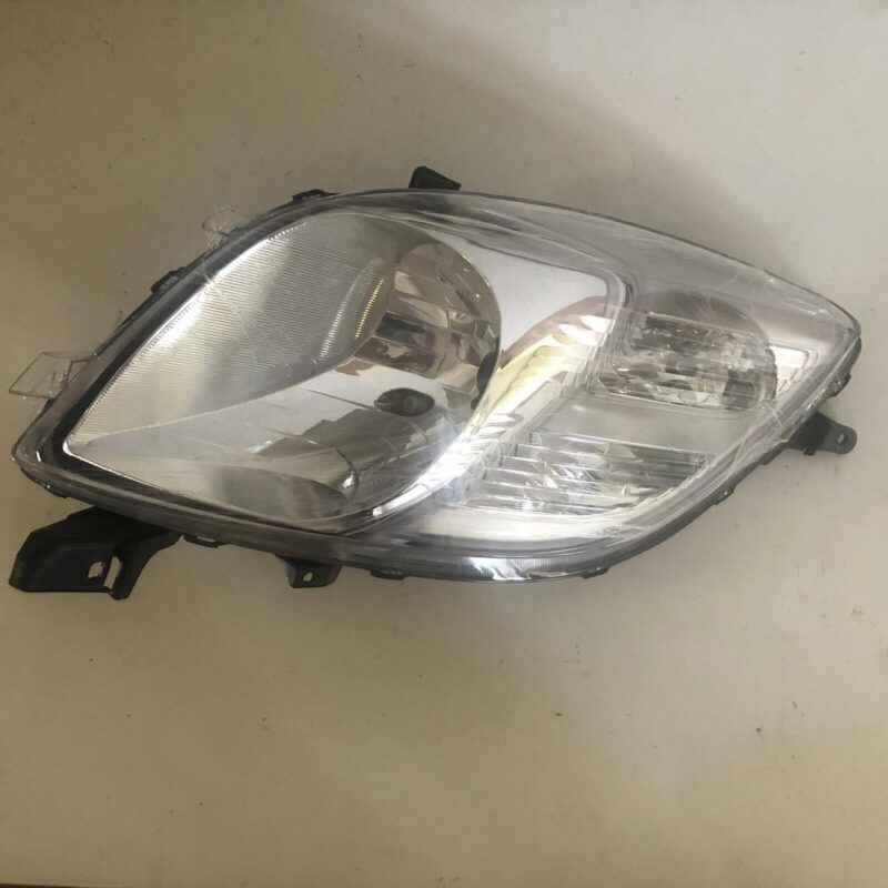 Fanale Usato - Anteriore Sinistro Toyota Yaris Anno 2007