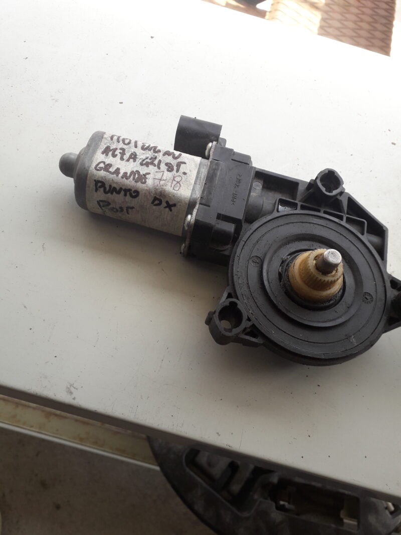 Motorino Alzavetro Usato – Posteriore Destro Fiat Grande Punto