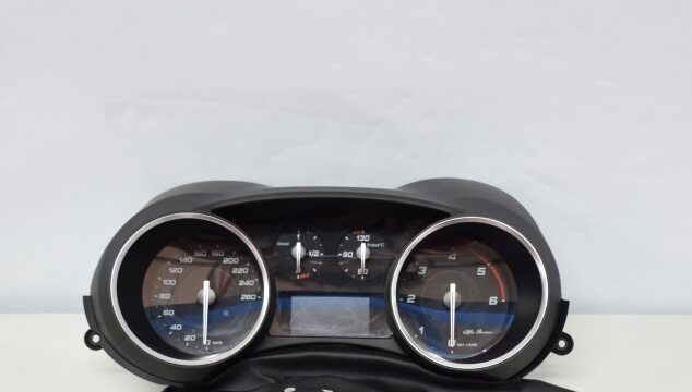 Quadro Strumenti Usato - Alfa Romeo Giulietta 1.6